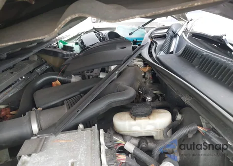 2010 Lincoln Town Car Signature Limited z USA, uszkodzony, nr VIN 2LNBL8CV6AX631548